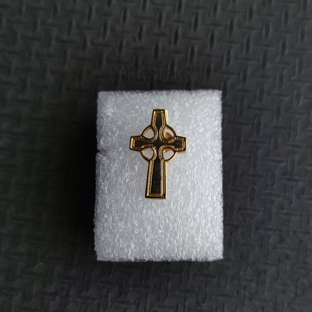 TSG Terra Sancta Guild Gold Tone Celtic Cross Lapel Hat Pin